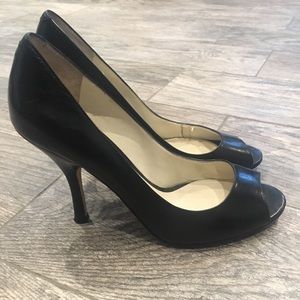 Black heels size 6M.